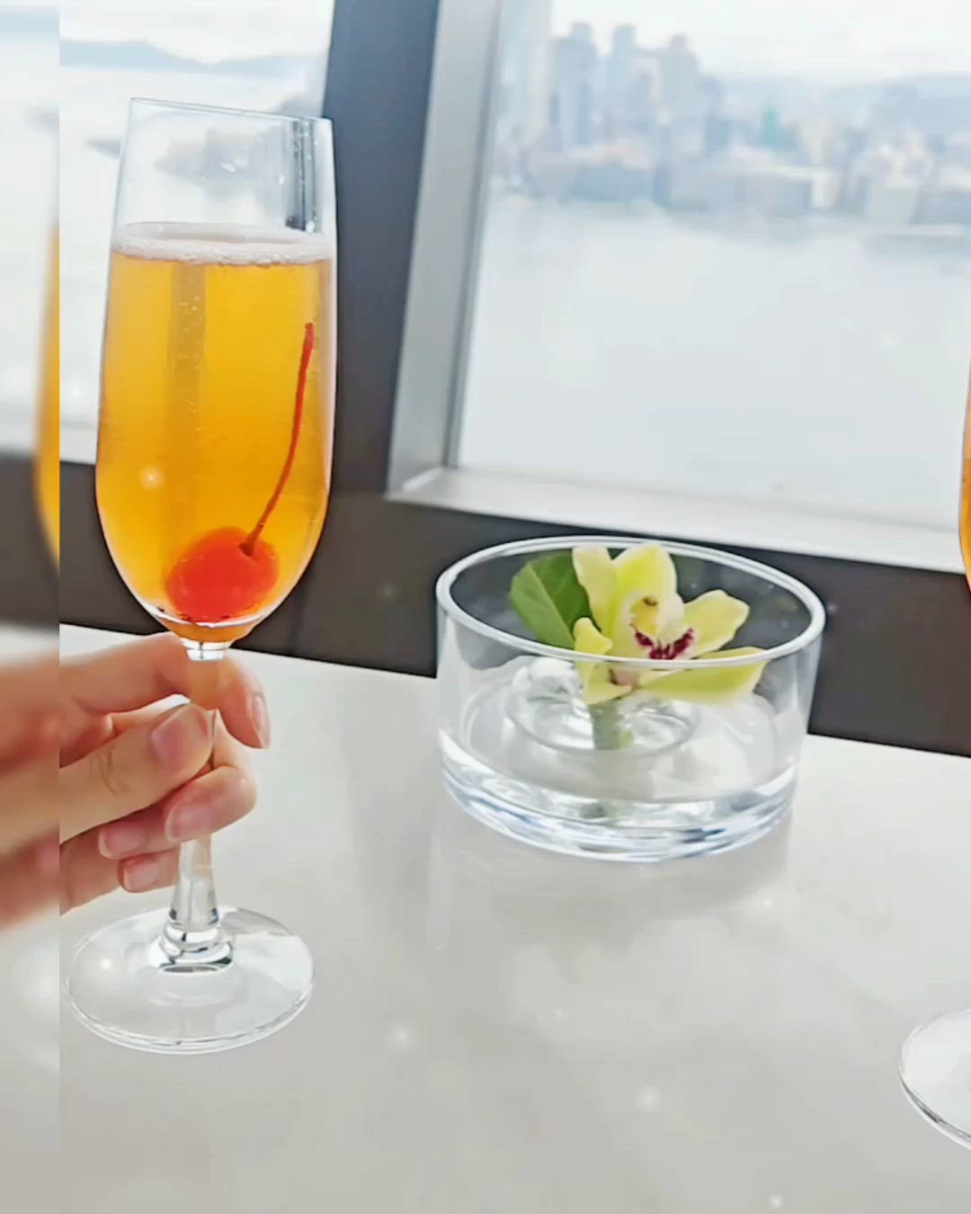 北角嘆靚景下午茶 🥂  
維港海景配精緻下午茶，閨蜜約會首