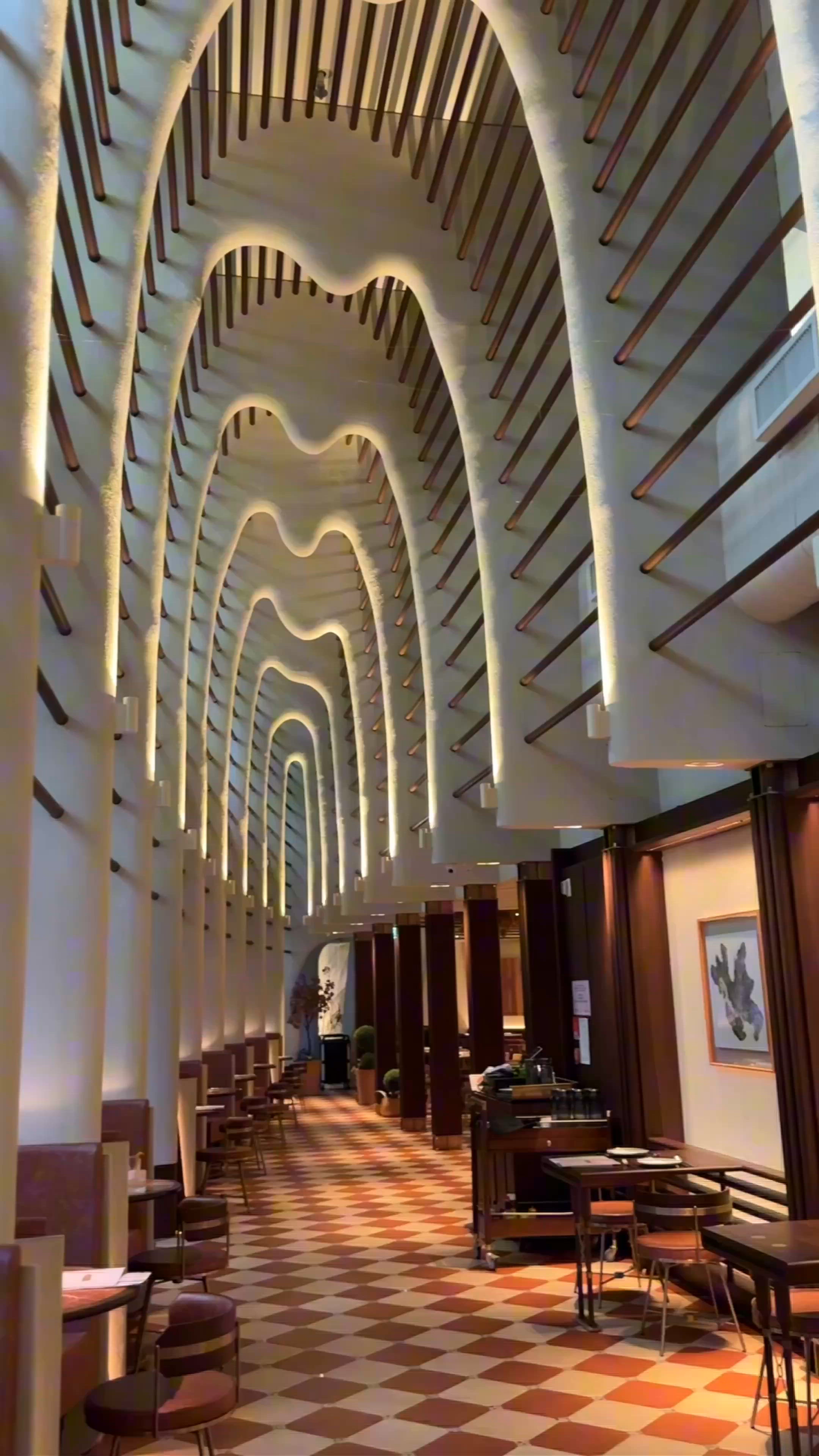 【歐陸式教堂木化石主題餐廳-PARKSIDE@NINA】