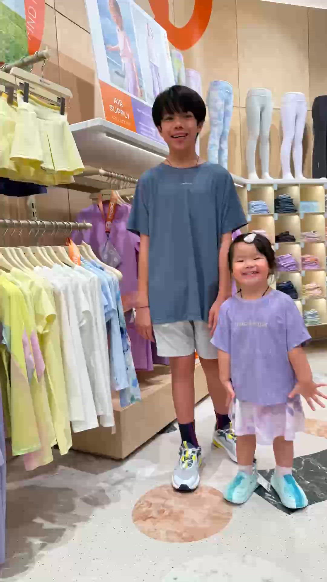 尖咀掃貨！兩兄妹開學裝備🤩🎒 瘋狂掃貨！