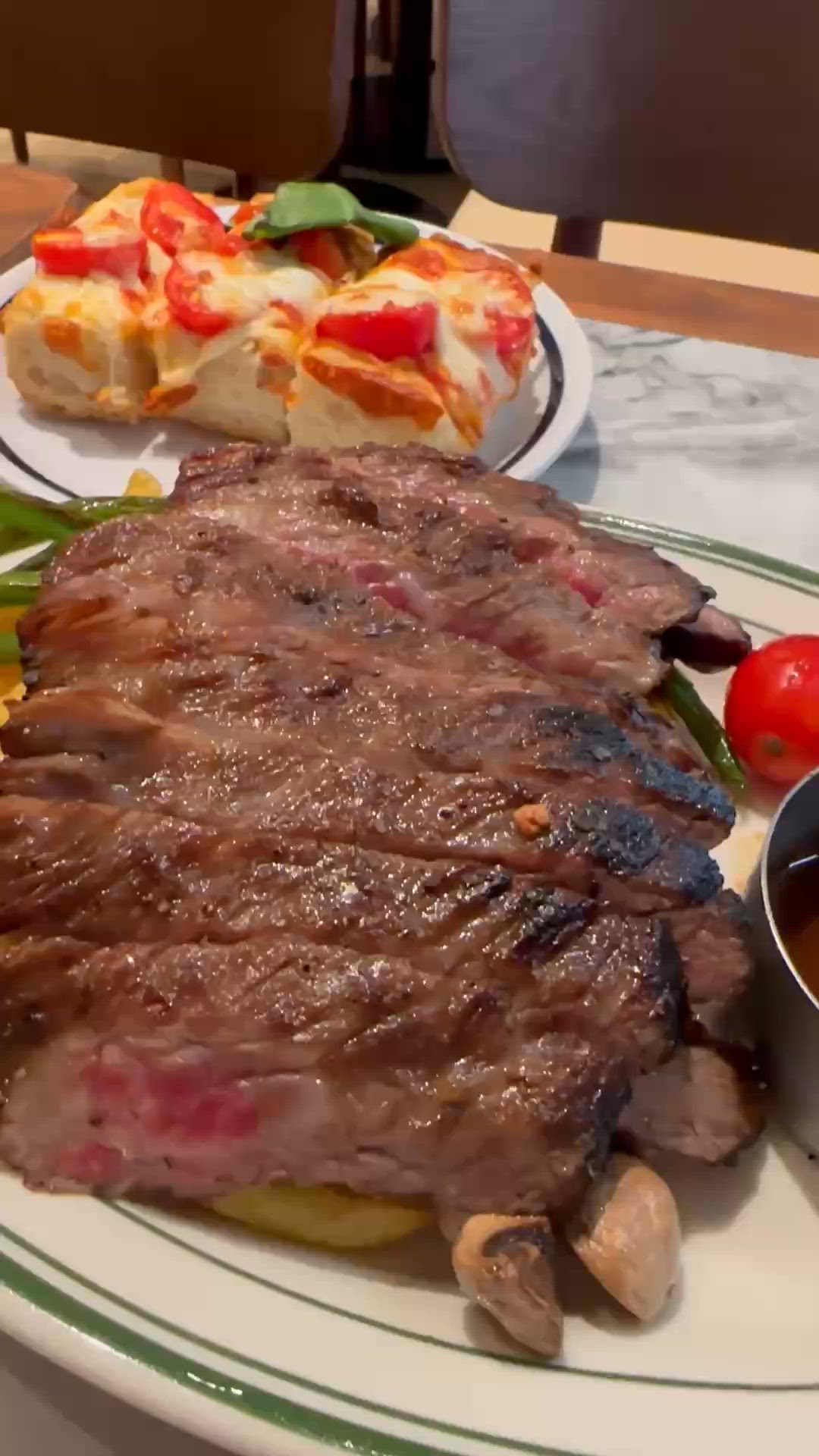 任食薯條🍕披薩🍟洋蔥圈🧅！A4和牛套餐🥩🤤