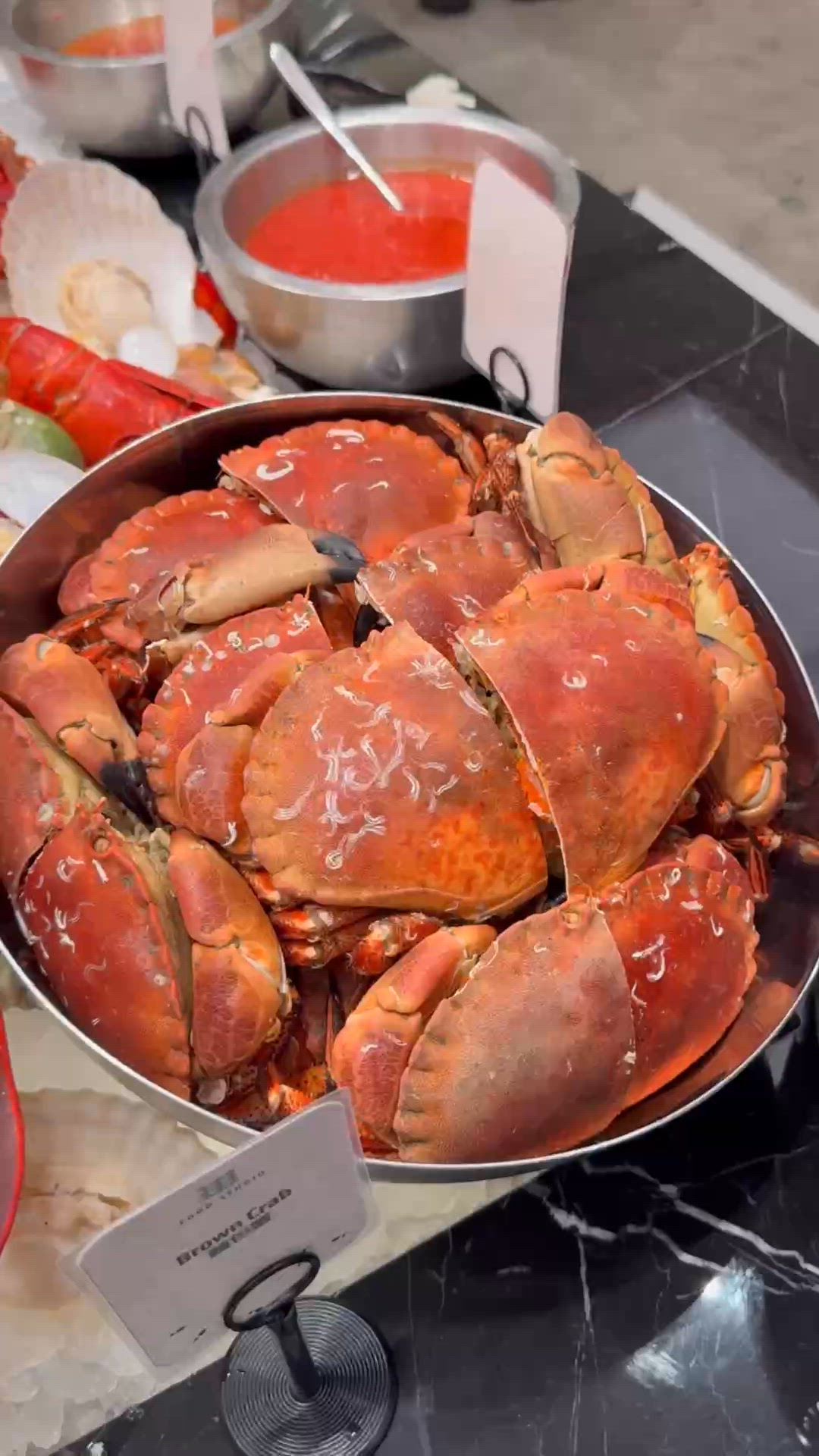 嘩😳好澎湃嘅冰鎮海鮮山