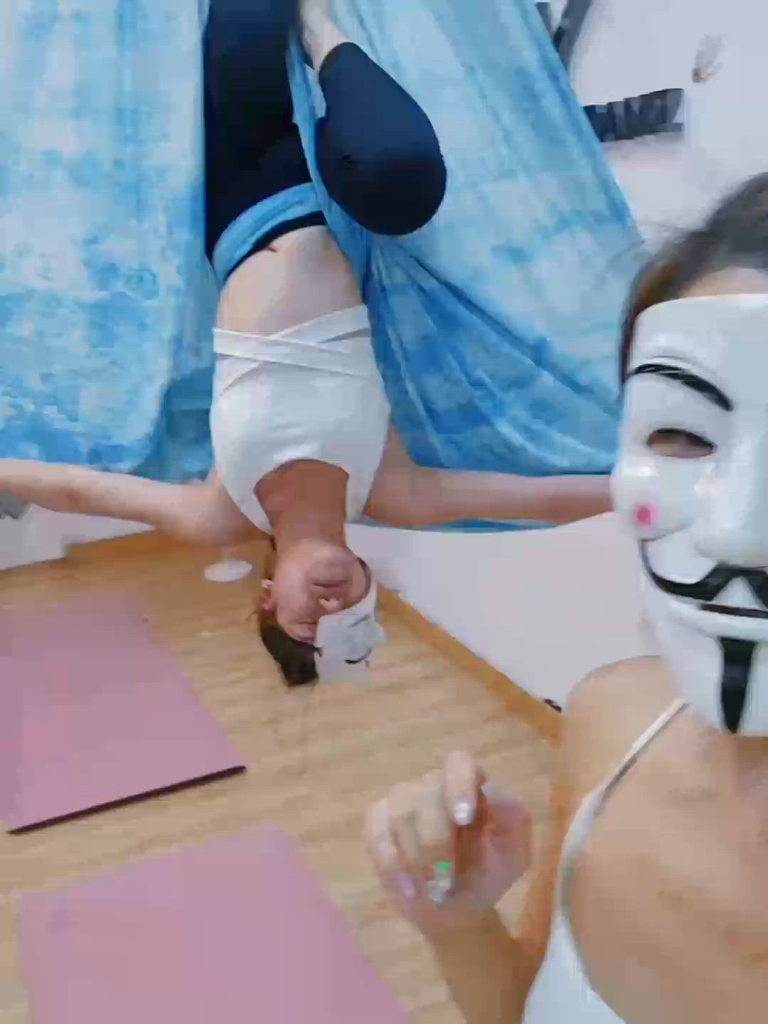 上星期同班靚女學生影一年一次holloween group 