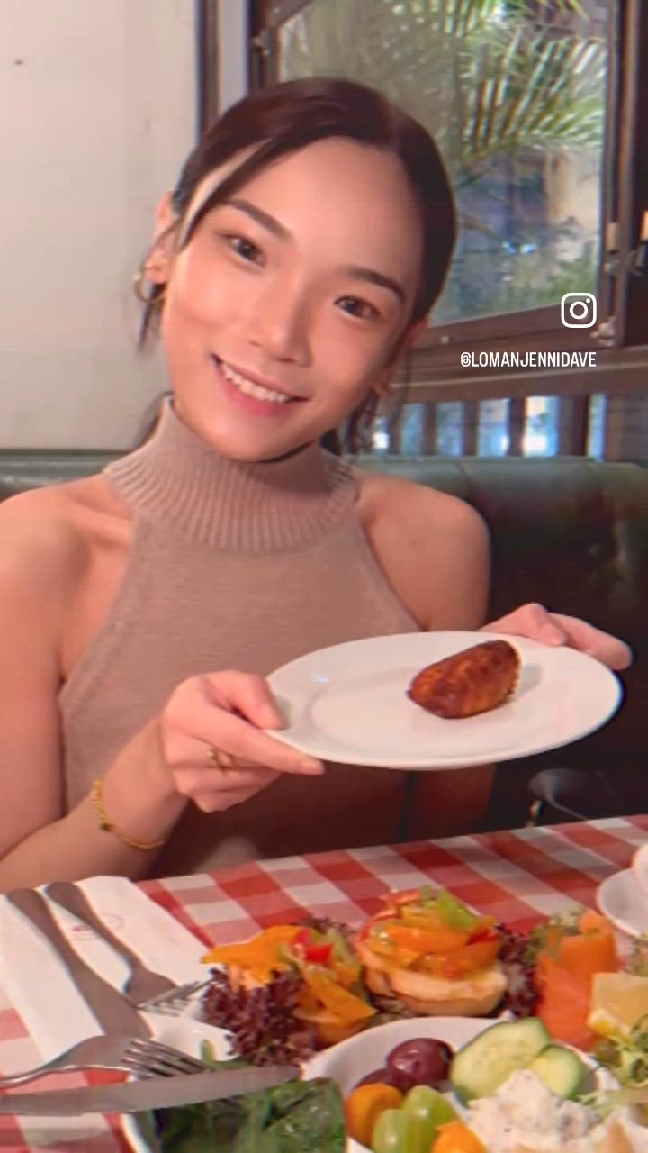 半山月光下的拿坡里之吻 🍕🌙