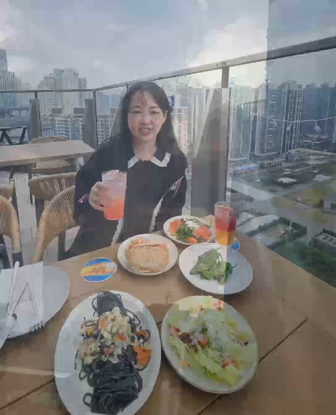 飽覽啟德美景的西班牙餐廳