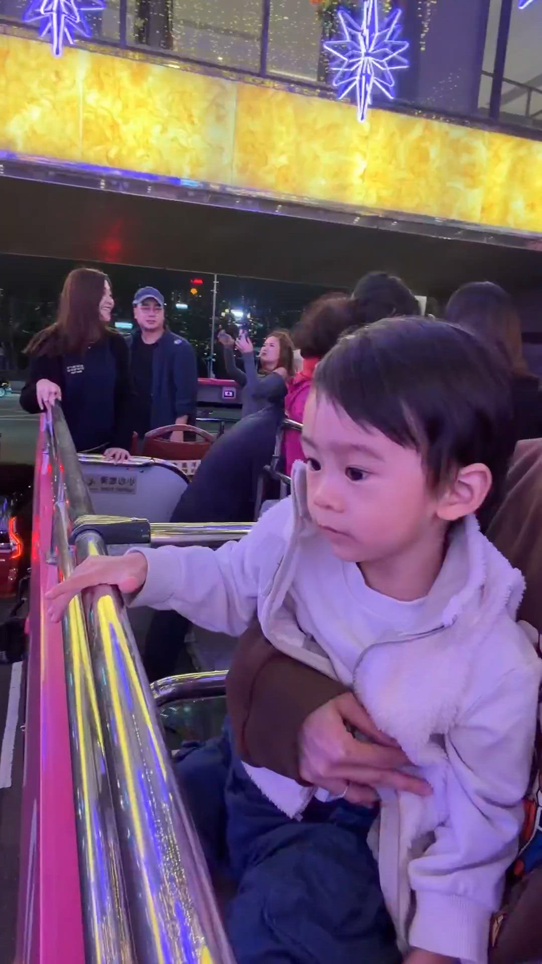 估唔到有咁多BB！👶開蓬巴士初體驗😎