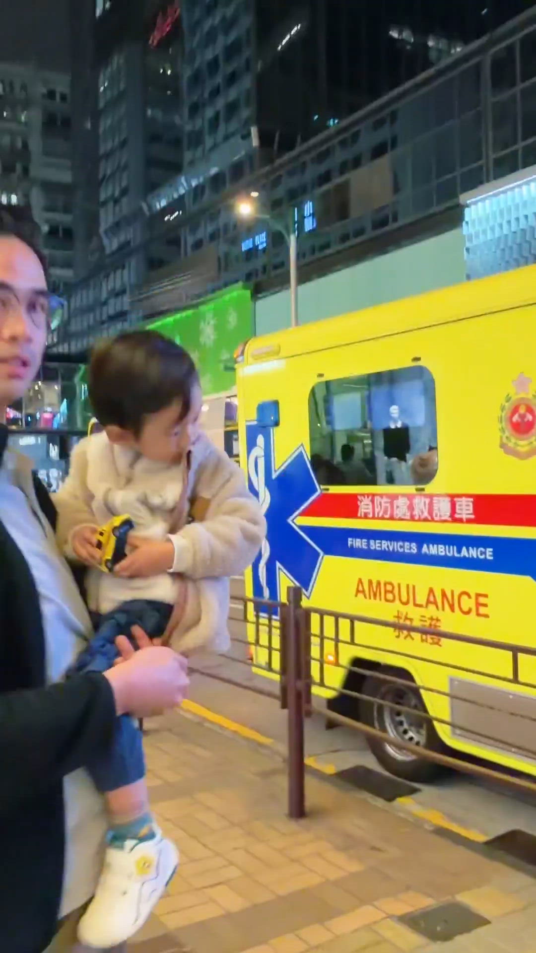 救護車仔迷遇真身！🤩 撞正本尊啦！🚑