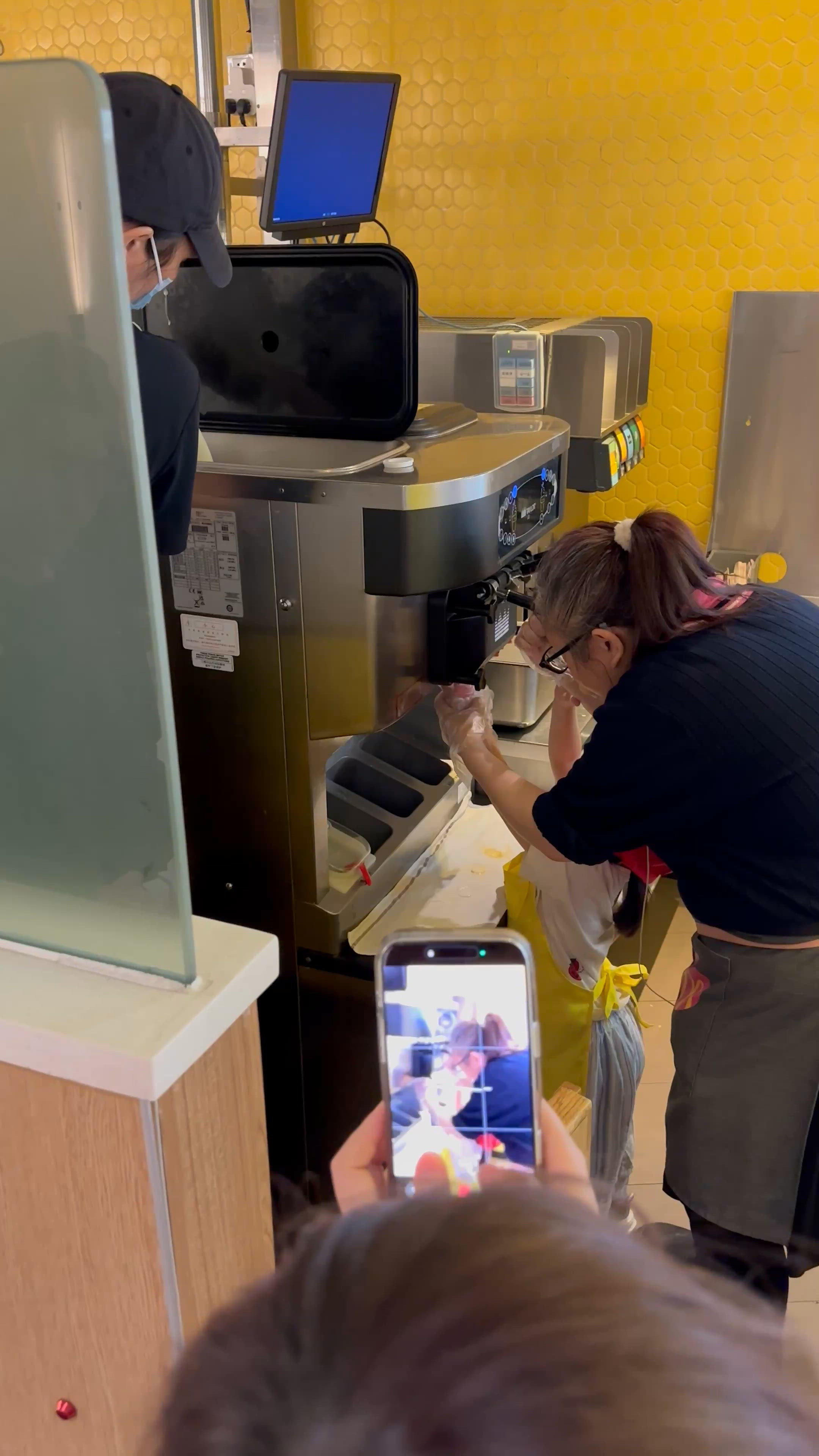 老麥打工仔夢成真！🍟👶