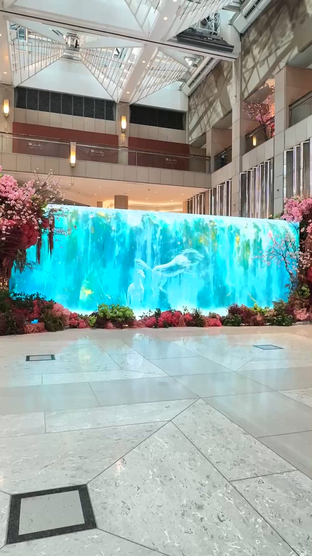 🎠🎠瀑布仙境靈動在「置地廣場」🎠🎠