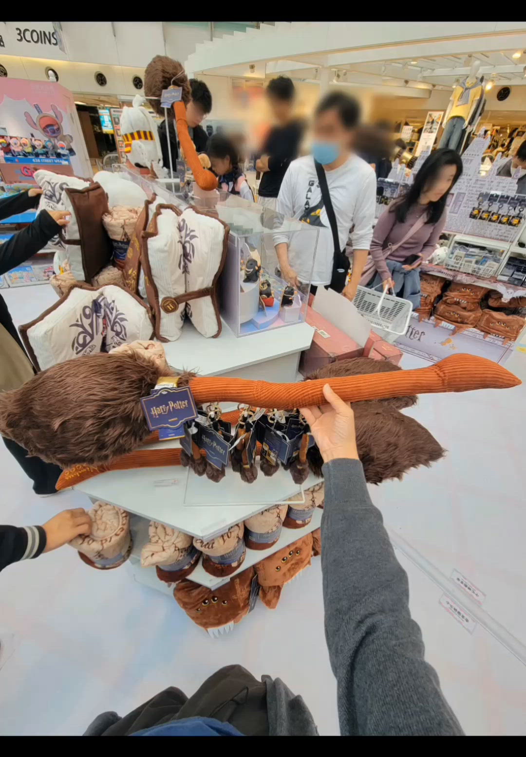 玩具盲盒控出動！✨🛍️MINISO 潮玩快閃店
