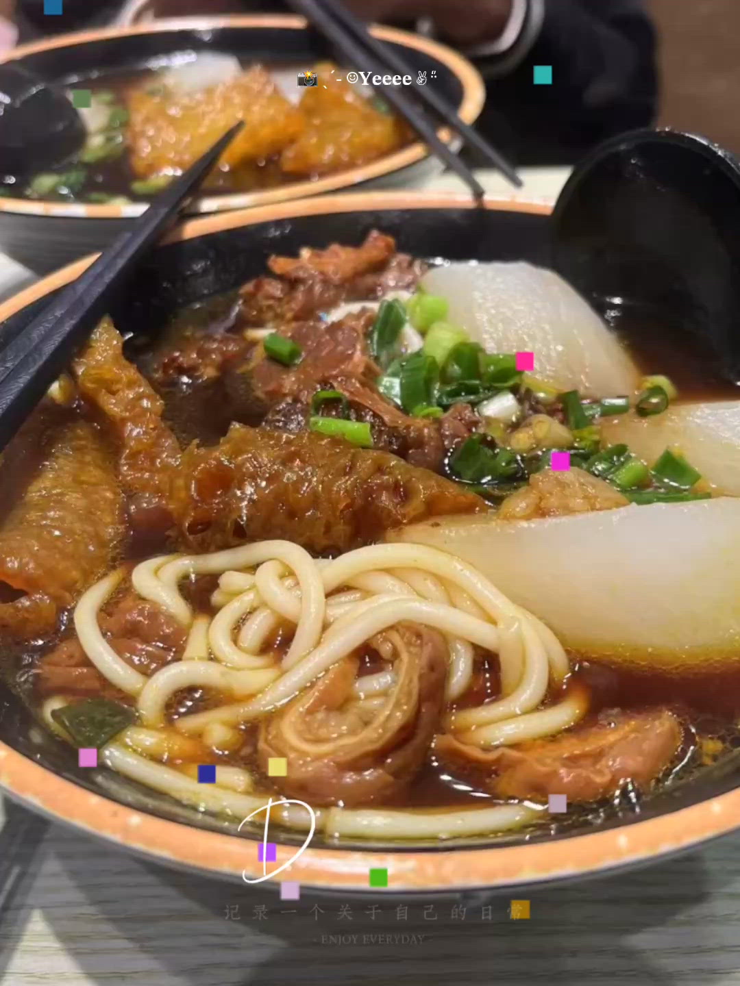 筲箕灣東大街掃街!華記麵家爆汁雲吞麵+地道車仔麵串燒 🍜🍢